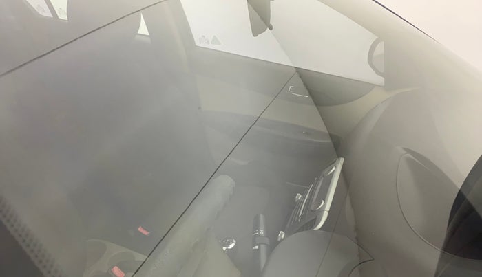 2010 Hyundai i20 SPORTZ (O) 1.2, Petrol, Manual, 67,856 km, Front windshield - Minor spot on windshield