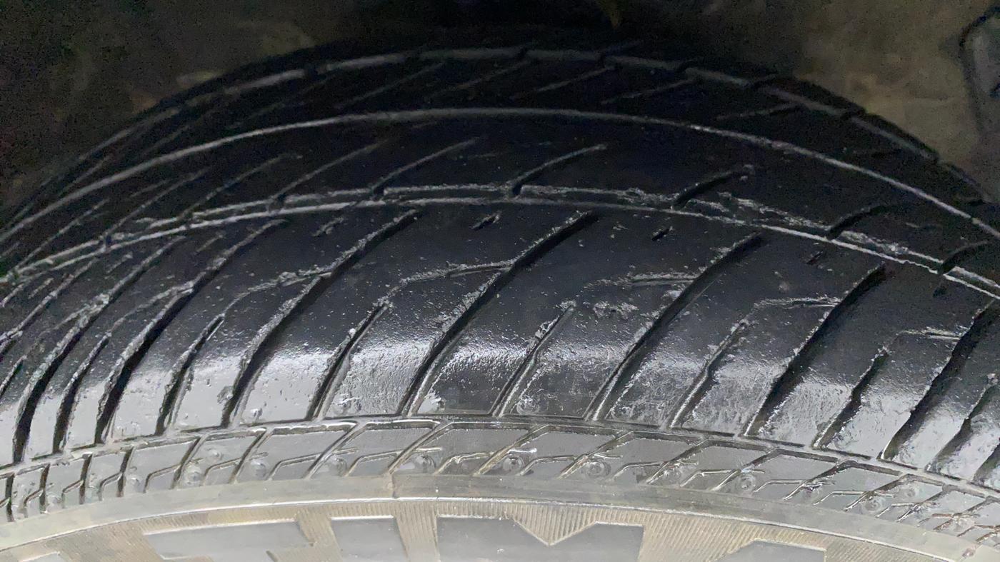2010 Hyundai i20 SPORTZ (O) 1.2, Petrol, Manual, 67,856 km, Right Front Tyre Tread