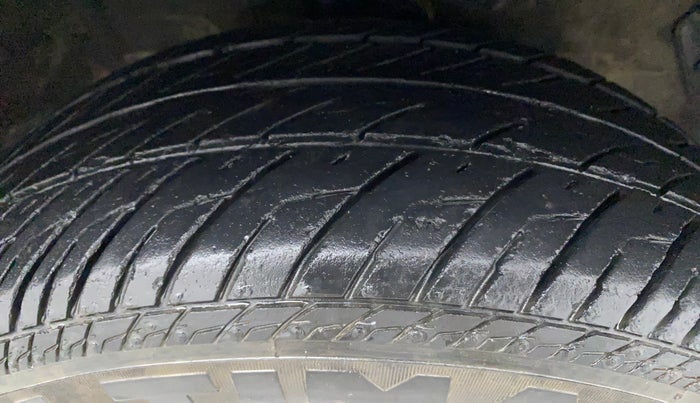 2010 Hyundai i20 SPORTZ (O) 1.2, Petrol, Manual, 67,856 km, Right Front Tyre Tread