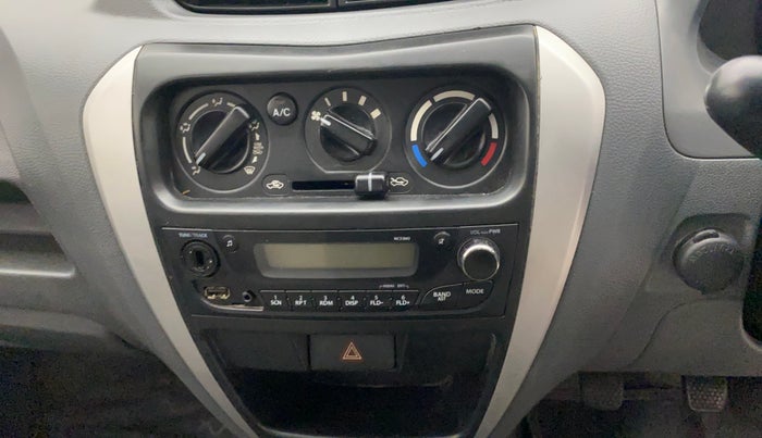 2013 Maruti Alto 800 VXI, Petrol, Manual, 93,465 km, Infotainment system - Button has minor damage