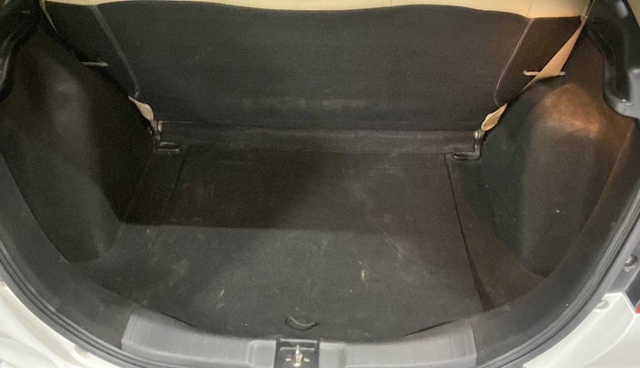 2016 Honda Jazz 1.2L I-VTEC V, Petrol, Manual, 78,745 km, Boot Inside