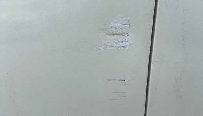 2016 Mahindra Kuv100 K4 6 STR, Petrol, Manual, 26,880 km, Front passenger door - Minor scratches