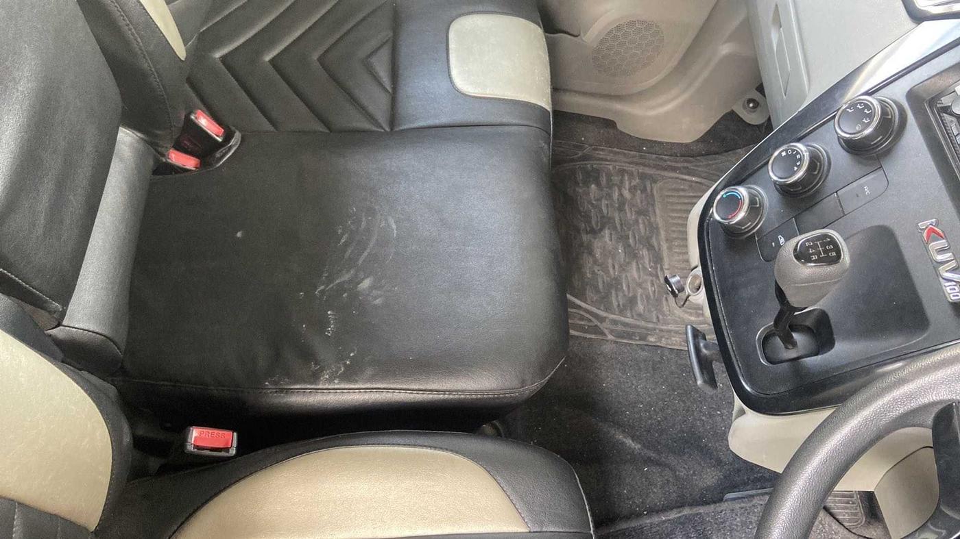 2016 Mahindra Kuv100 K4 6 STR, Petrol, Manual, 26,880 km, Gear Lever