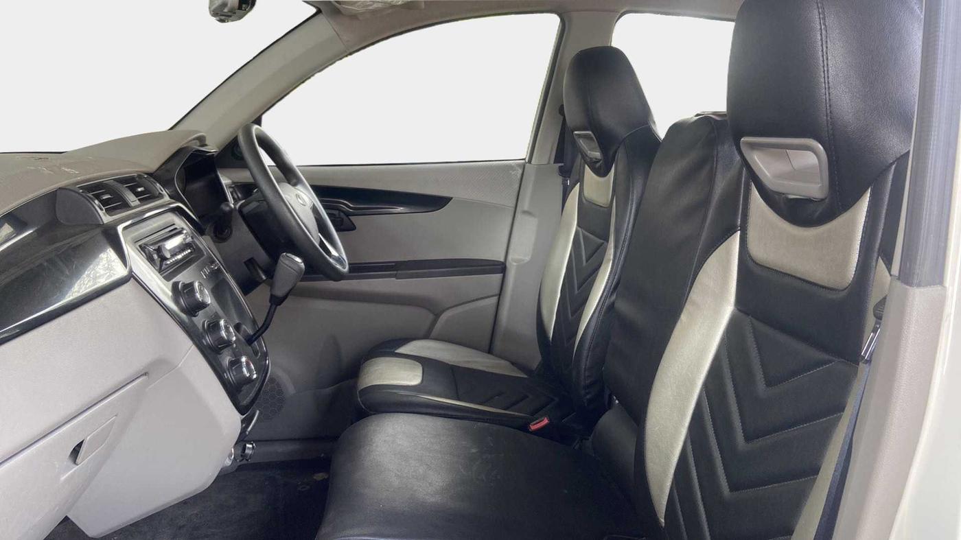 2016 Mahindra Kuv100 K4 6 STR, Petrol, Manual, 26,880 km, Right Side Front Door Cabin