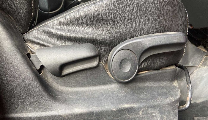 2017 Maruti Vitara Brezza ZDI PLUS DUAL TONE, Diesel, Manual, 90,391 km, Driver Side Adjustment Panel