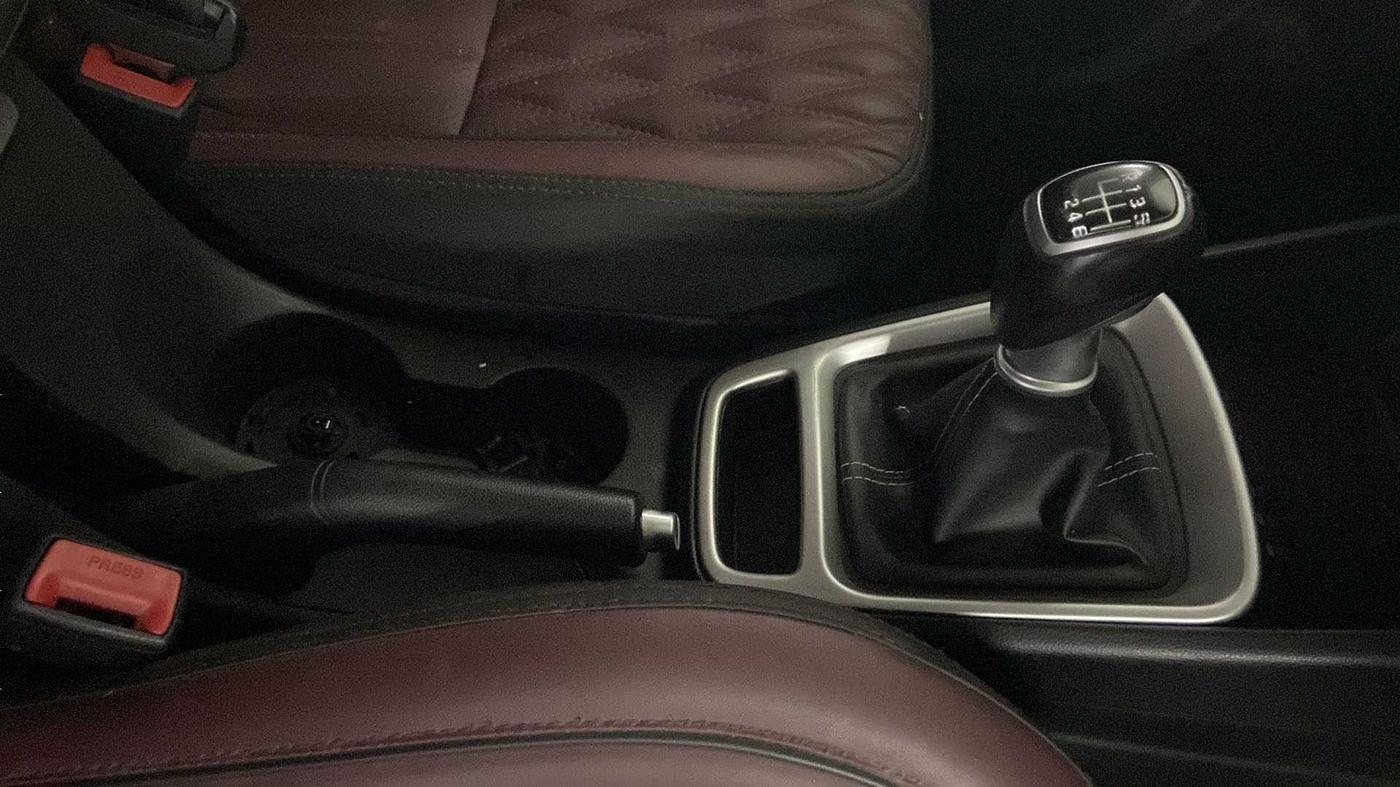 2019 Hyundai VENUE SX 1.0 (O) TURBO, Petrol, Manual, 38,051 km, Gear Lever