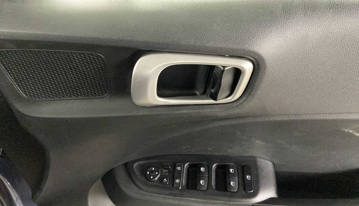 2019 Hyundai VENUE SX 1.0 (O) TURBO, Petrol, Manual, 38,051 km, Driver Side Door Panels Control