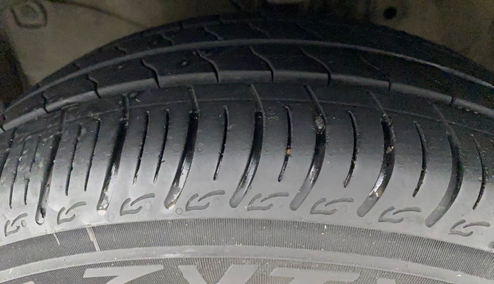 2017 Honda Brio VX MT, Petrol, Manual, 92,248 km, Left Front Tyre Tread
