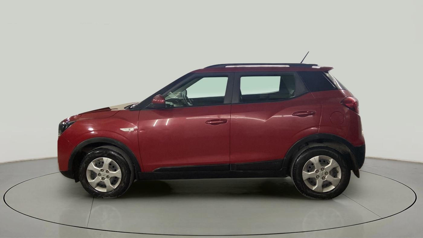 2019 Mahindra XUV300 W6 1.2 PETROL, Petrol, Manual, 44,569 km, Left Side