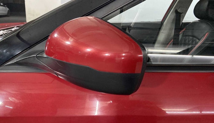 2019 Mahindra XUV300 W6 1.2 PETROL, Petrol, Manual, 44,569 km, Left rear-view mirror - Folding motor not working