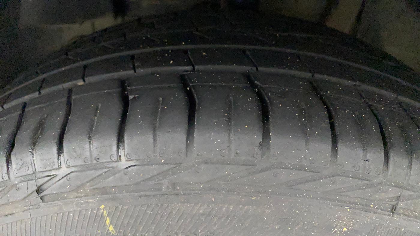 2022 Tata NEXON XZA PLUS PETROL, Petrol, Automatic, 30,473 km, Left Front Tyre Tread