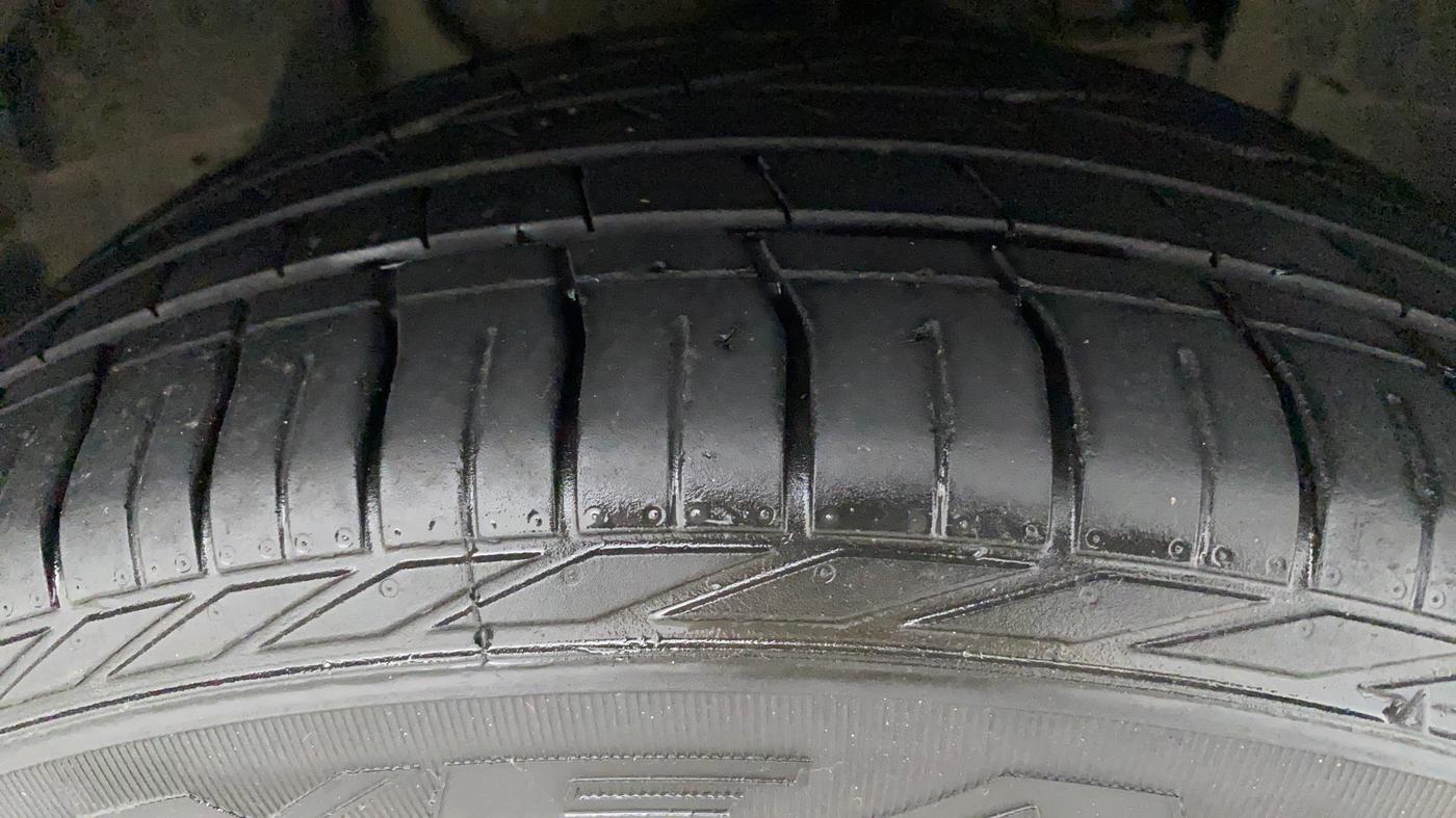 2022 Tata NEXON XZA PLUS PETROL, Petrol, Automatic, 30,473 km, Right Front Tyre Tread