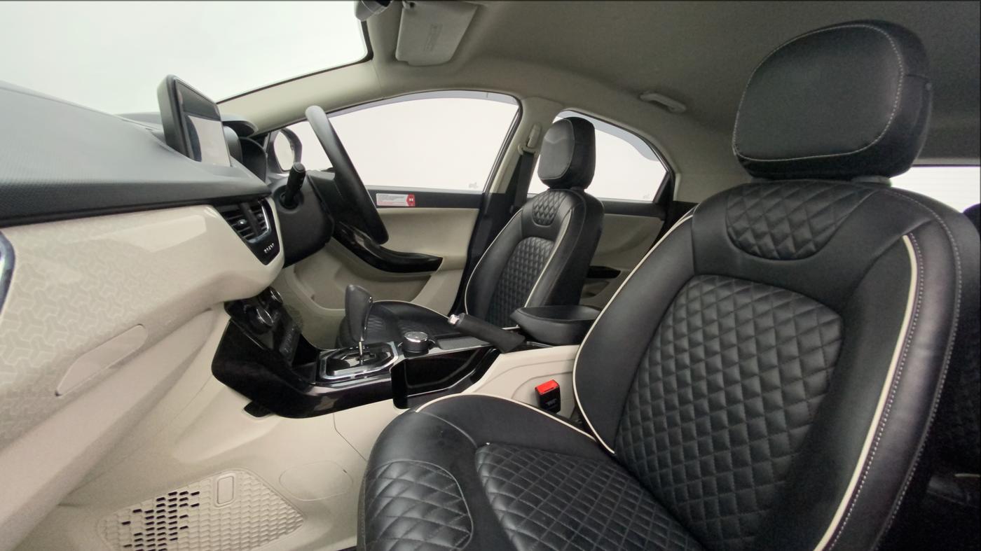 2022 Tata NEXON XZA PLUS PETROL, Petrol, Automatic, 30,473 km, Right Side Front Door Cabin