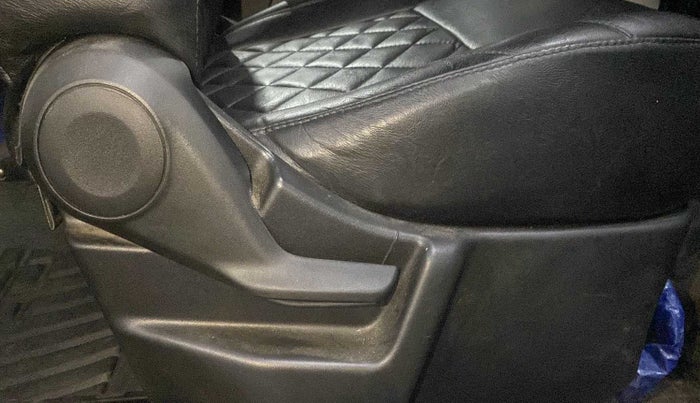 2021 Maruti New Wagon-R LXI CNG (O) 1.0, CNG, Manual, 35,418 km, Driver Side Adjustment Panel
