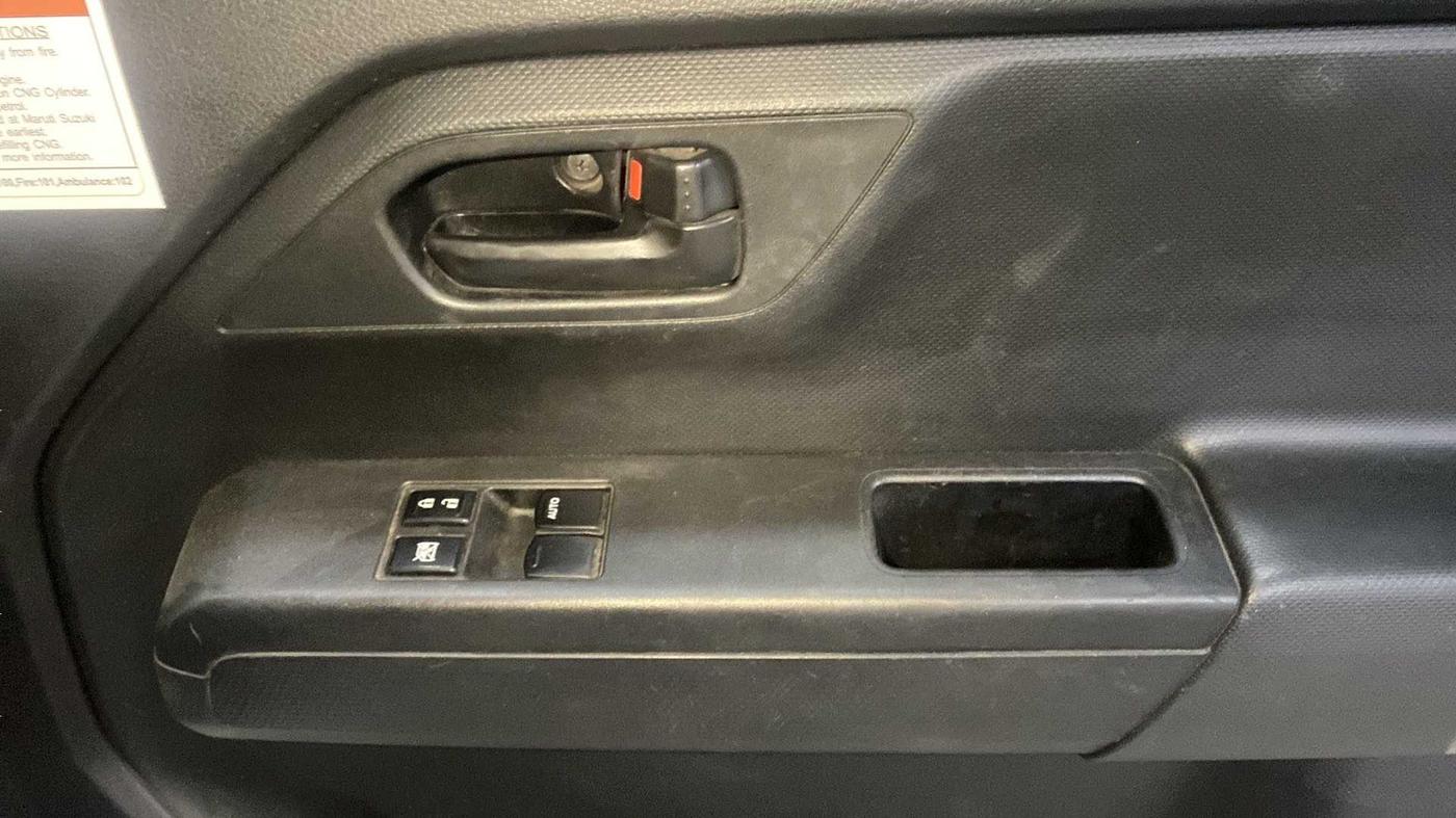 2021 Maruti New Wagon-R LXI CNG (O) 1.0, CNG, Manual, 35,418 km, Driver Side Door Panels Control