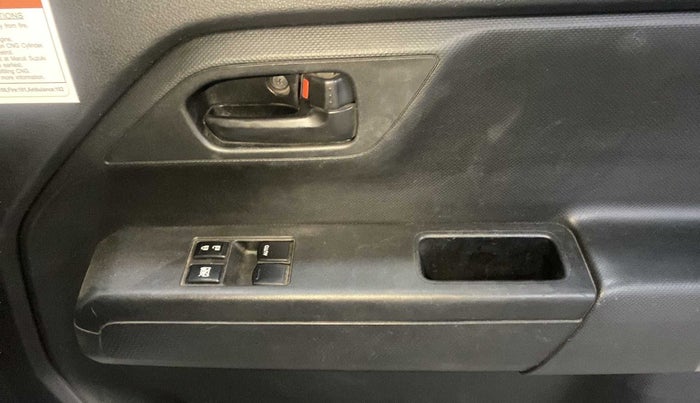 2021 Maruti New Wagon-R LXI CNG (O) 1.0, CNG, Manual, 35,418 km, Driver Side Door Panels Control