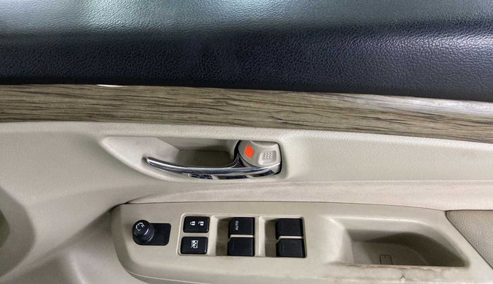 2018 Maruti Ciaz DELTA 1.5 SHVS MT PETROL, Petrol, Manual, 39,867 km, Driver Side Door Panels Control