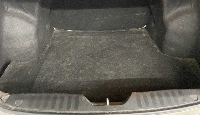 2018 Maruti Ciaz DELTA 1.5 SHVS MT PETROL, Petrol, Manual, 39,867 km, Boot Inside