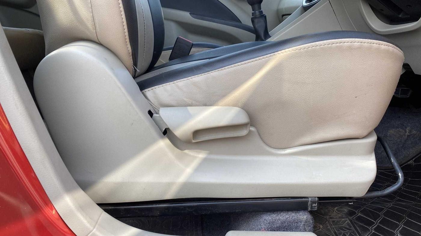 2017 Maruti Celerio VXI, Petrol, Manual, Driver Side Adjustment Panel