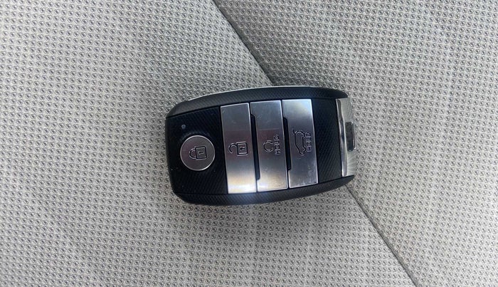 2023 KIA SONET HTX 1.5, Diesel, Manual, 15,856 km, Key Close Up