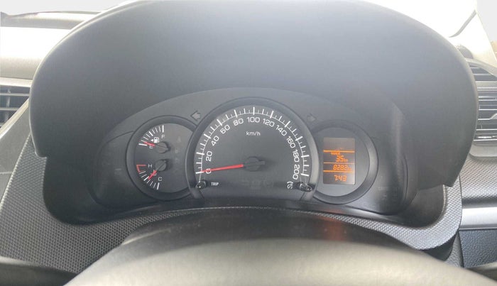 2017 Maruti Swift LXI (O), Petrol, Manual, 8,266 km, Odometer Image