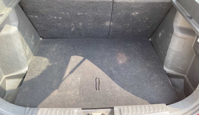 2017 Maruti Vitara Brezza ZDI PLUS DUAL TONE, Diesel, Manual, 87,977 km, Boot Inside