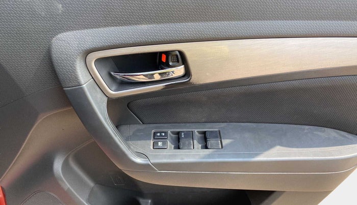 2017 Maruti Vitara Brezza ZDI PLUS DUAL TONE, Diesel, Manual, 87,977 km, Driver Side Door Panels Control