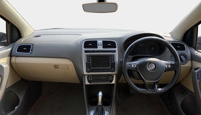 2017 Volkswagen Vento HIGHLINE PLUS 1.2 AT 16 ALLOY, Petrol, Automatic, 61,968 km, Dashboard