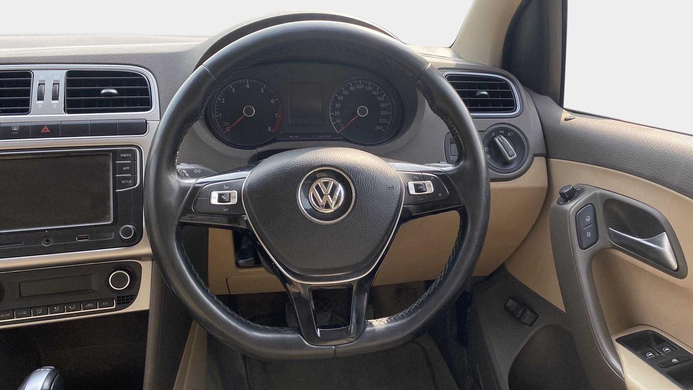 2017 Volkswagen Vento HIGHLINE PLUS 1.2 AT 16 ALLOY, Petrol, Automatic, 61,968 km, Steering Wheel Close Up