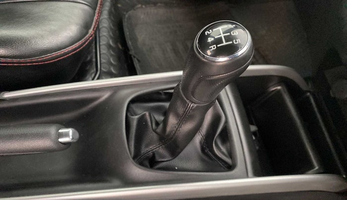 2017 Maruti Baleno ALPHA PETROL 1.2, Petrol, Manual, 44,932 km, Gear lever - Boot Cover minor damage