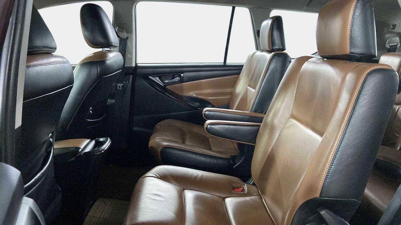 2017 Toyota Innova Crysta 2.4 GX AT 7 STR, Diesel, Automatic, 53,056 km, Right Side Rear Door Cabin