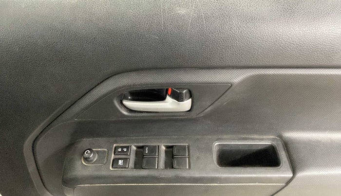 2022 Maruti New Wagon-R VXI 1.0, Petrol, Manual, 14,105 km, Driver Side Door Panels Control