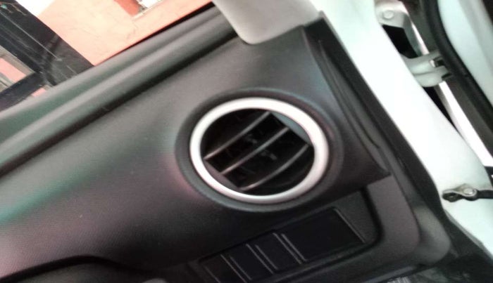 2021 Maruti S PRESSO VXI+, Petrol, Manual, 51,160 km, AC Unit - Front vent has minor damage