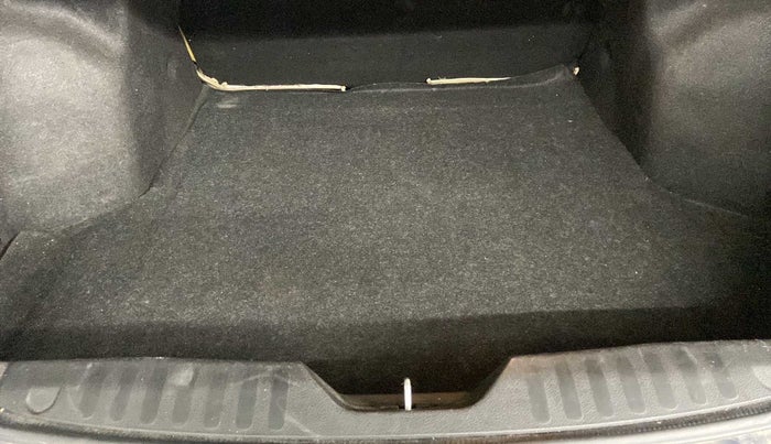 2018 Maruti Ciaz DELTA 1.5 SHVS MT PETROL, Petrol, Manual, 48,963 km, Boot Inside