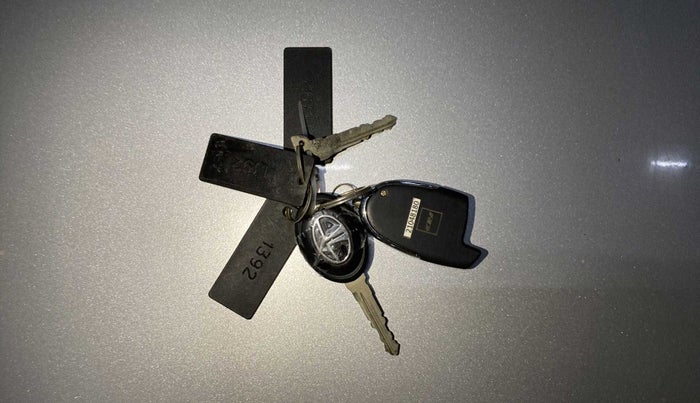2018 Tata Tiago XM PETROL, Petrol, Manual, 31,595 km, Key Close Up