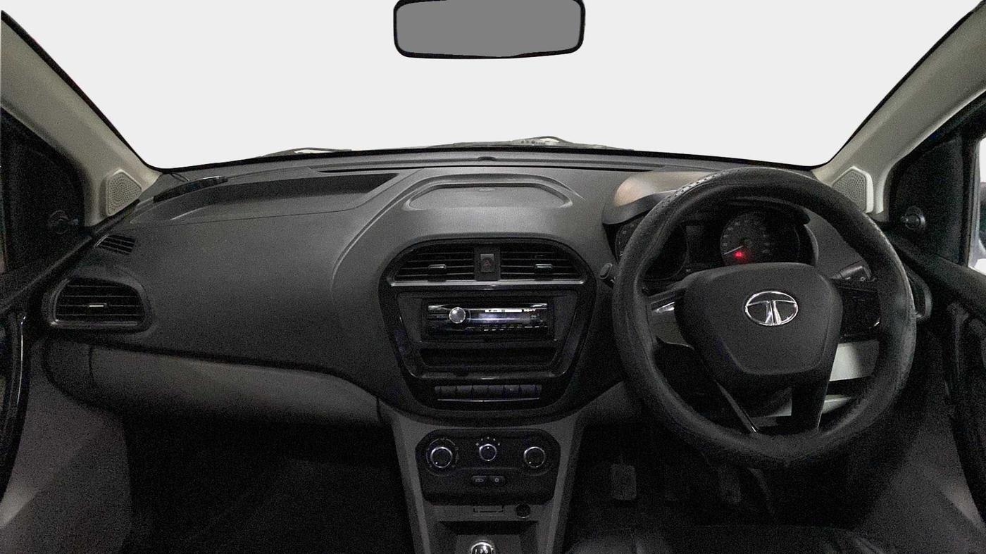 2018 Tata Tiago XM PETROL, Petrol, Manual, 31,595 km, Dashboard