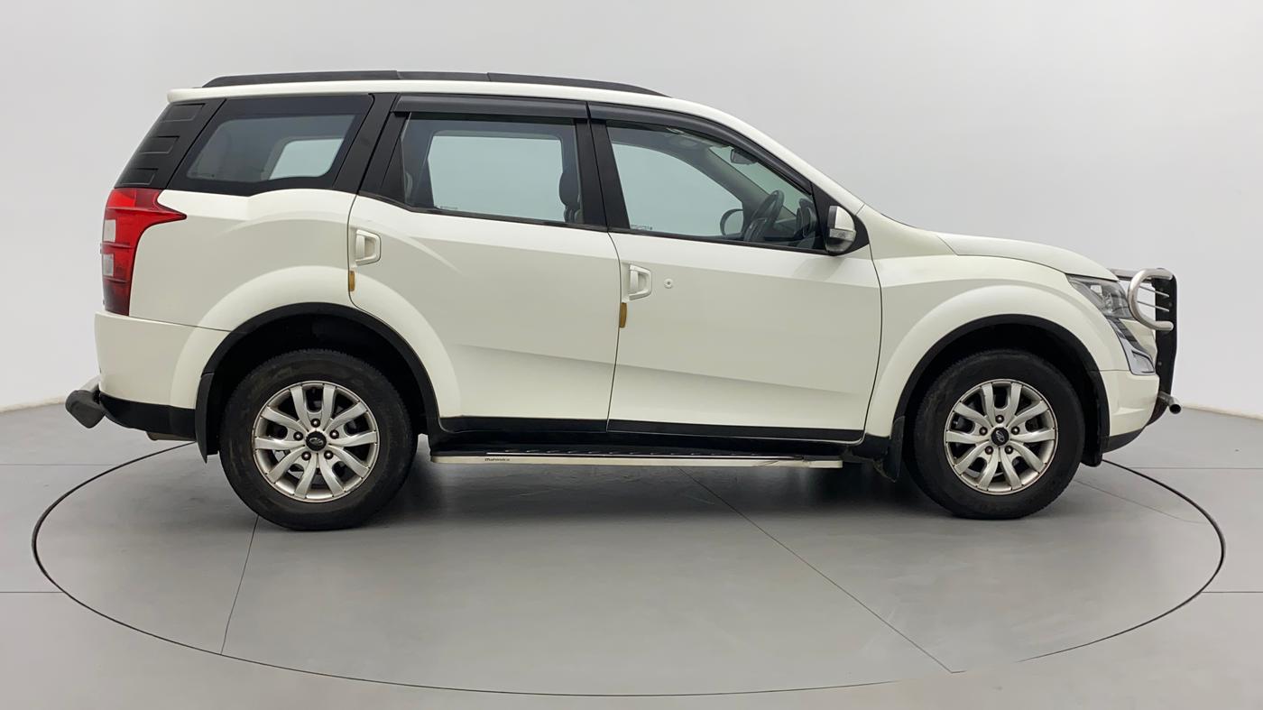 2016 Mahindra XUV500 W8, Diesel, Manual, 69,864 km, Right Side View