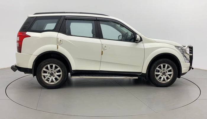 2016 Mahindra XUV500 W8, Diesel, Manual, 69,864 km, Right Side View