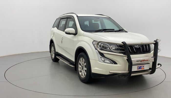 2016 Mahindra XUV500 W8, Diesel, Manual, 69,864 km, Right Front Diagonal
