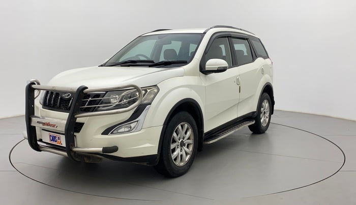 2016 Mahindra XUV500 W8, Diesel, Manual, 69,864 km, Left Front Diagonal