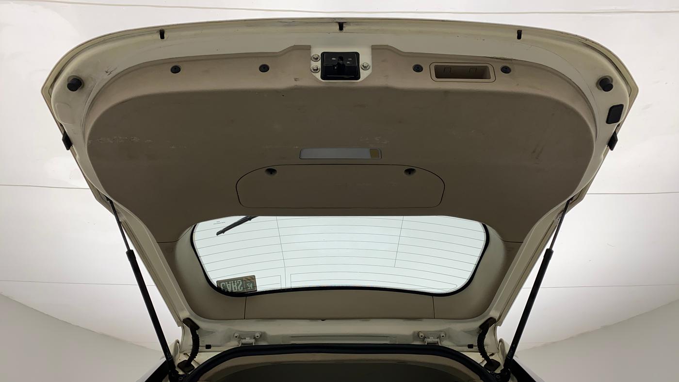 2016 Mahindra XUV500 W8, Diesel, Manual, 69,864 km, Boot Door Open