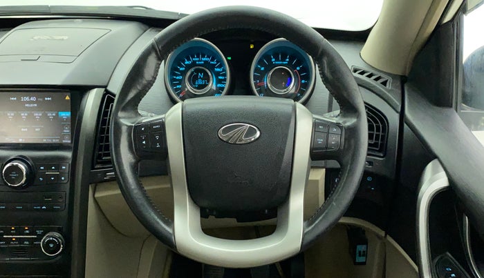 2016 Mahindra XUV500 W8, Diesel, Manual, 69,864 km, Steering Wheel Close Up
