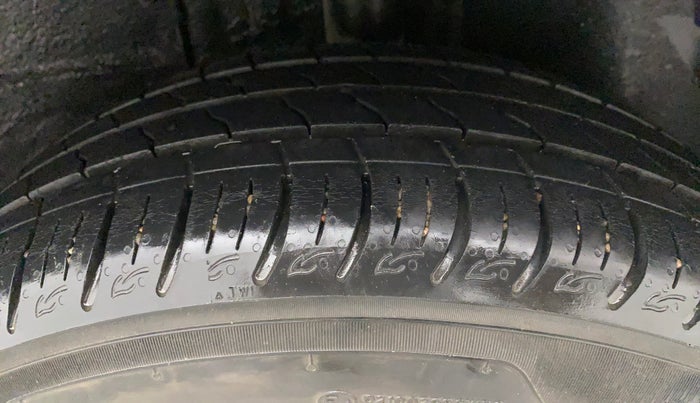 2020 Tata ALTROZ XT PETROL, Petrol, Manual, 20,328 km, Left Rear Tyre Tread