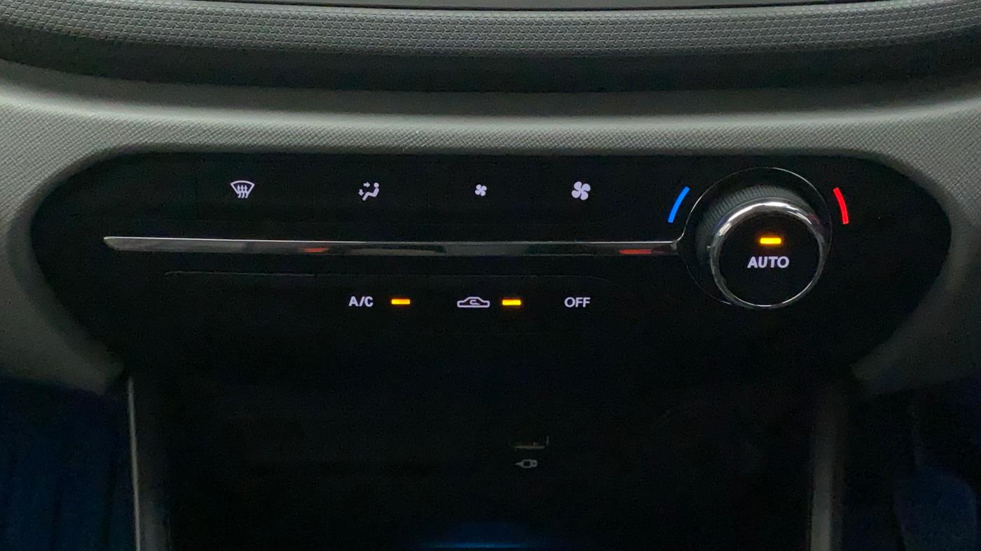 2020 Tata ALTROZ XT PETROL, Petrol, Manual, 20,328 km, Automatic Climate Control