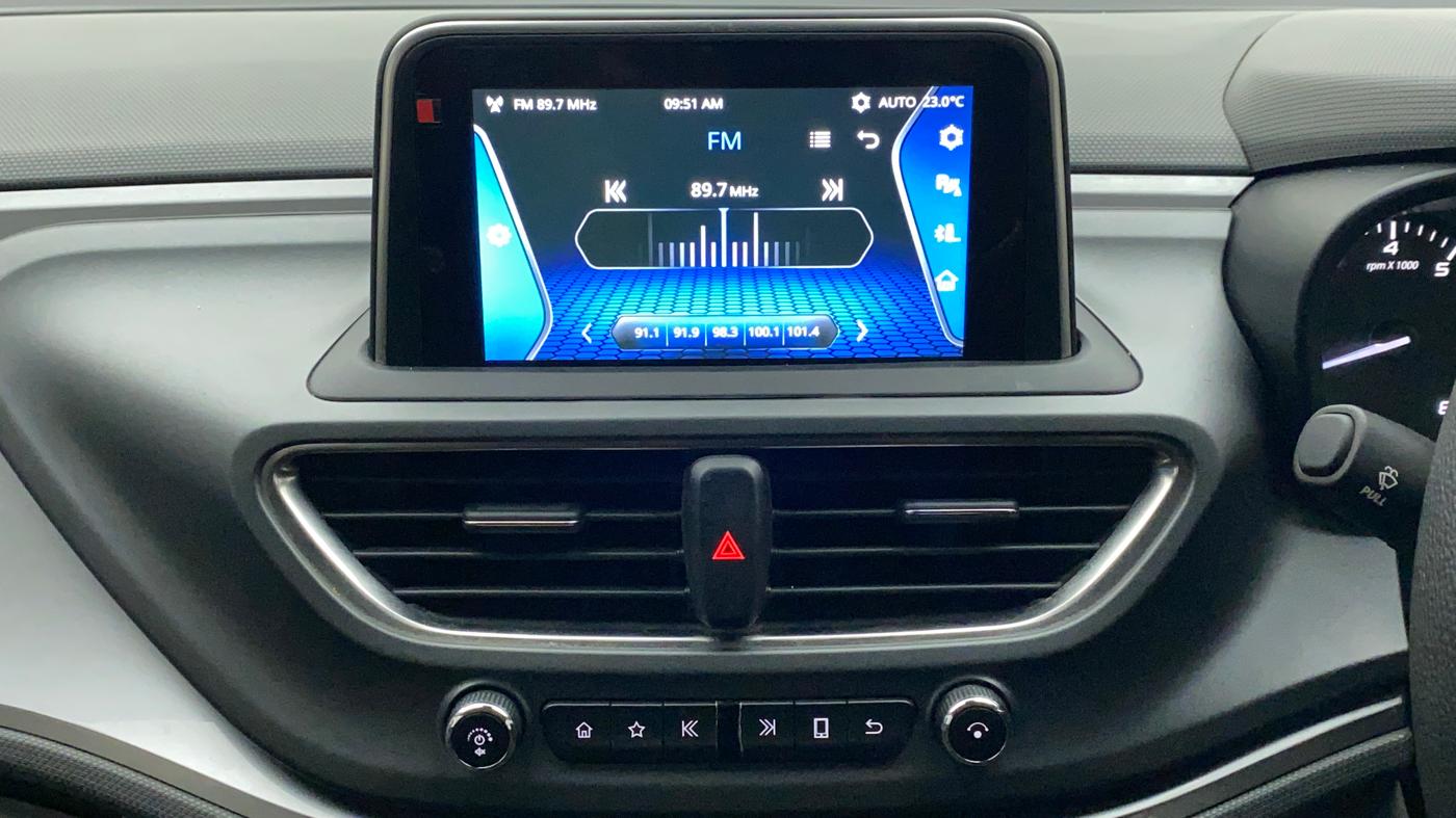 2020 Tata ALTROZ XT PETROL, Petrol, Manual, 20,328 km, Infotainment System