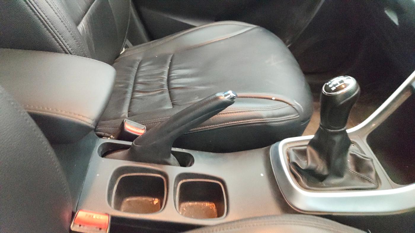 2021 Maruti S Cross ZETA 1.5, Petrol, Manual, 1,21,313 km, Gear Lever