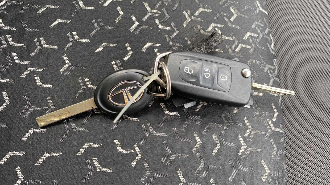 2022 Tata Tiago XT CNG, CNG, Manual, 29,424 km, Key Close Up