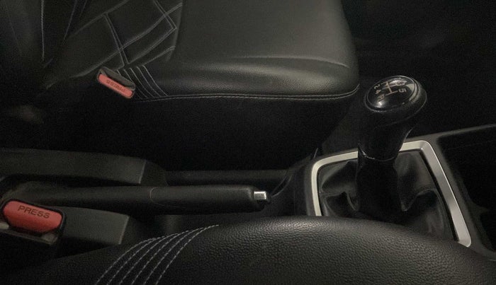 2018 Maruti Swift VXI, CNG, Manual, 52,376 km, Gear Lever