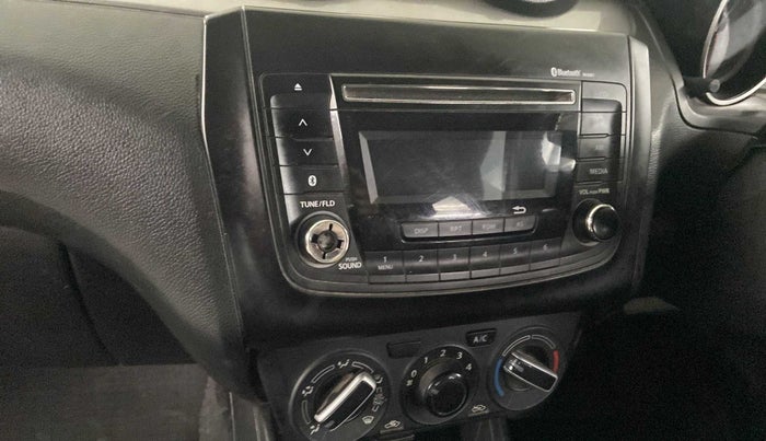 2018 Maruti Swift VXI, CNG, Manual, 52,376 km, Infotainment system - Button has minor damage