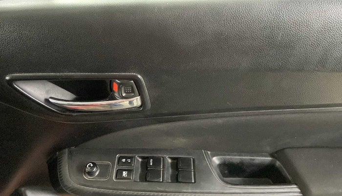 2018 Maruti Swift VXI, CNG, Manual, 52,376 km, Driver Side Door Panels Control